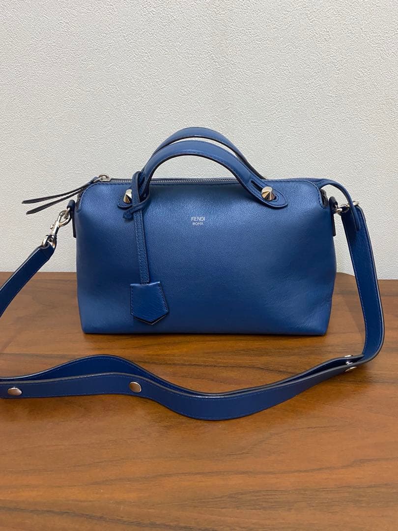 フェンディ　バイザウェイ　ミディアム　ブルー　青色