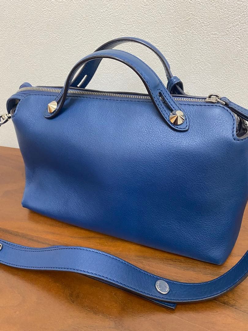 フェンディ　バイザウェイ　ミディアム　ブルー　青色