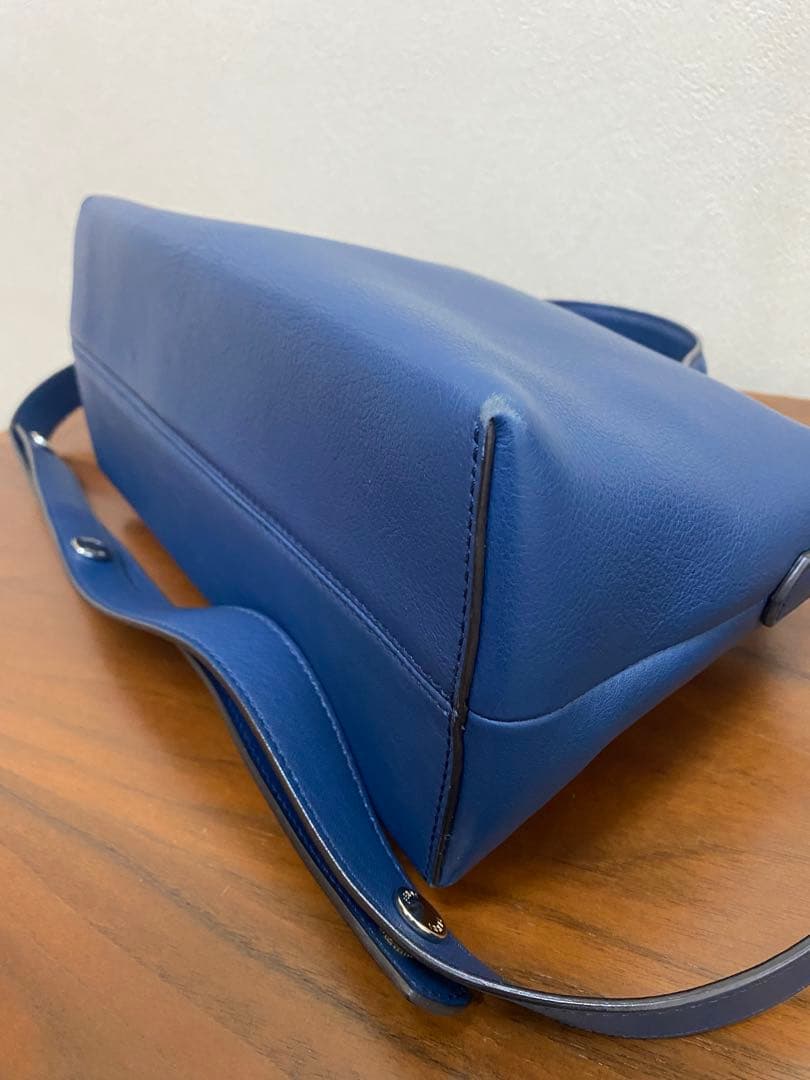 フェンディ　バイザウェイ　ミディアム　ブルー　青色