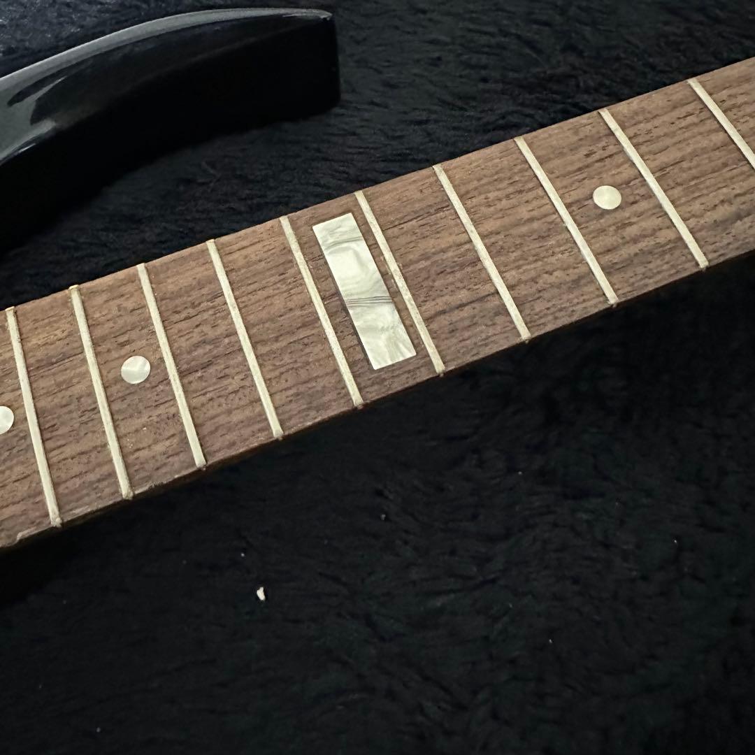 エレキギター ブラック 未完成 フォレストシェイプ スルーネック? 弦楽器