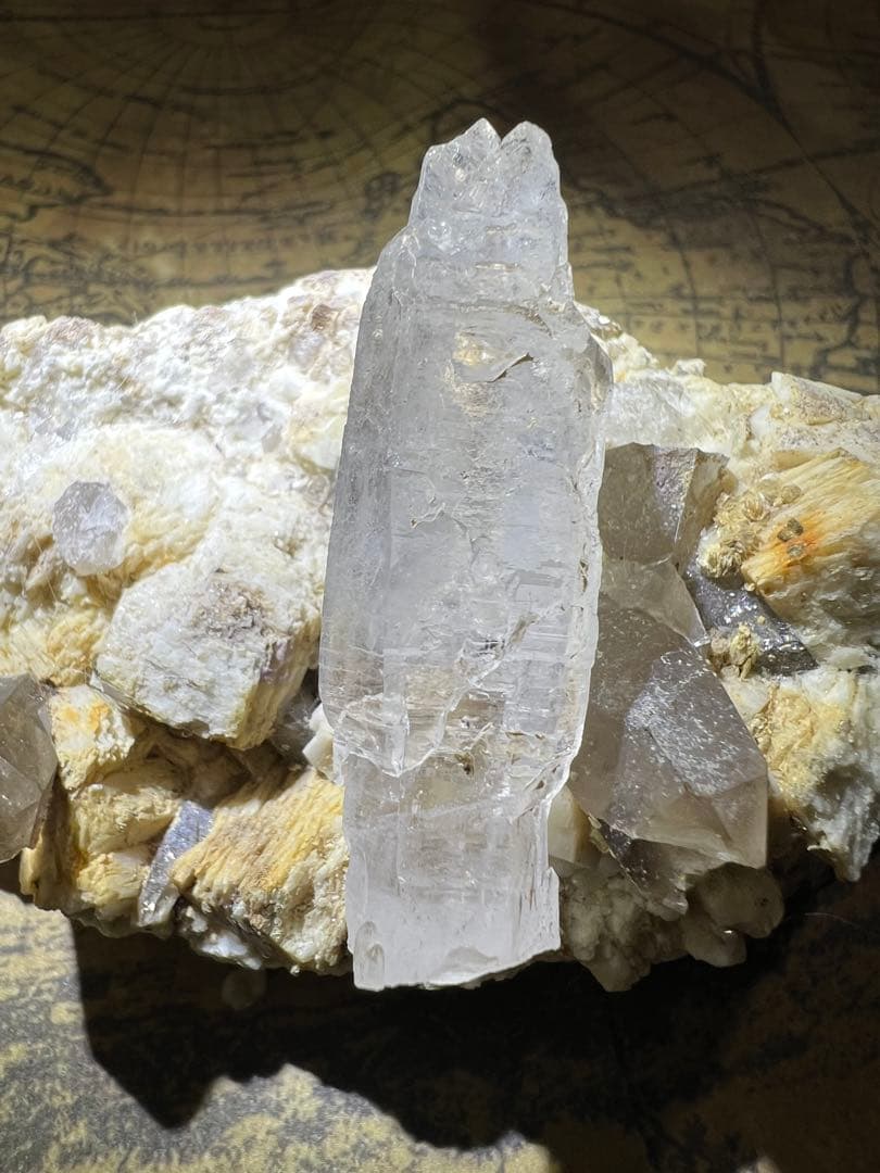 龍脈の精髄シリーズ⭐︎超希少石⭐︎階段状エレスチャル水晶ポイント⭐︎