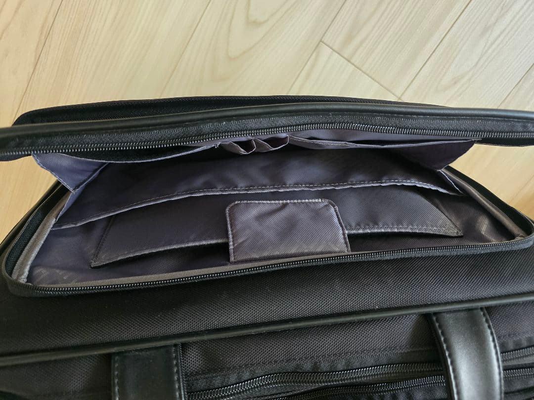 黒のキャリーケース