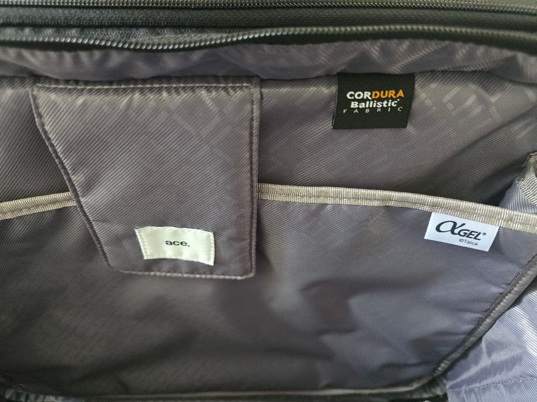 黒のキャリーケース