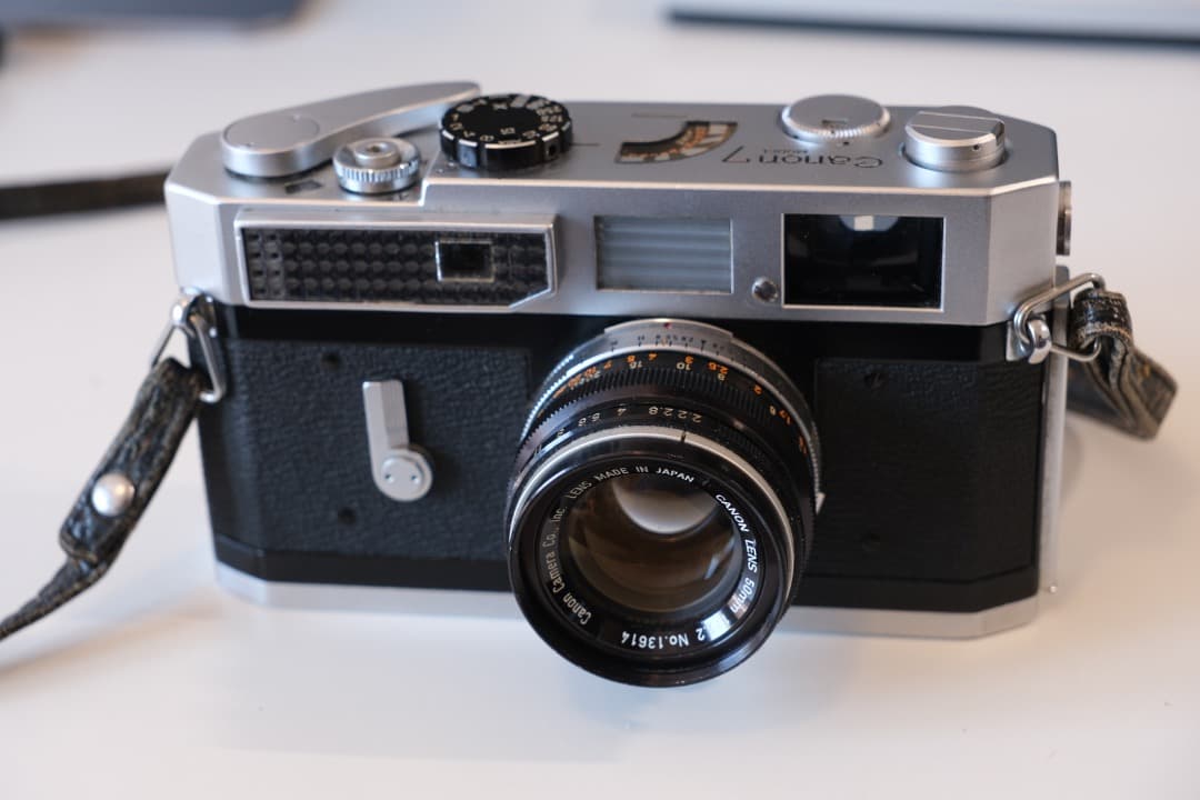 Canon 7 レンジファインダーカメラ（レンズ・純正カバー付き）