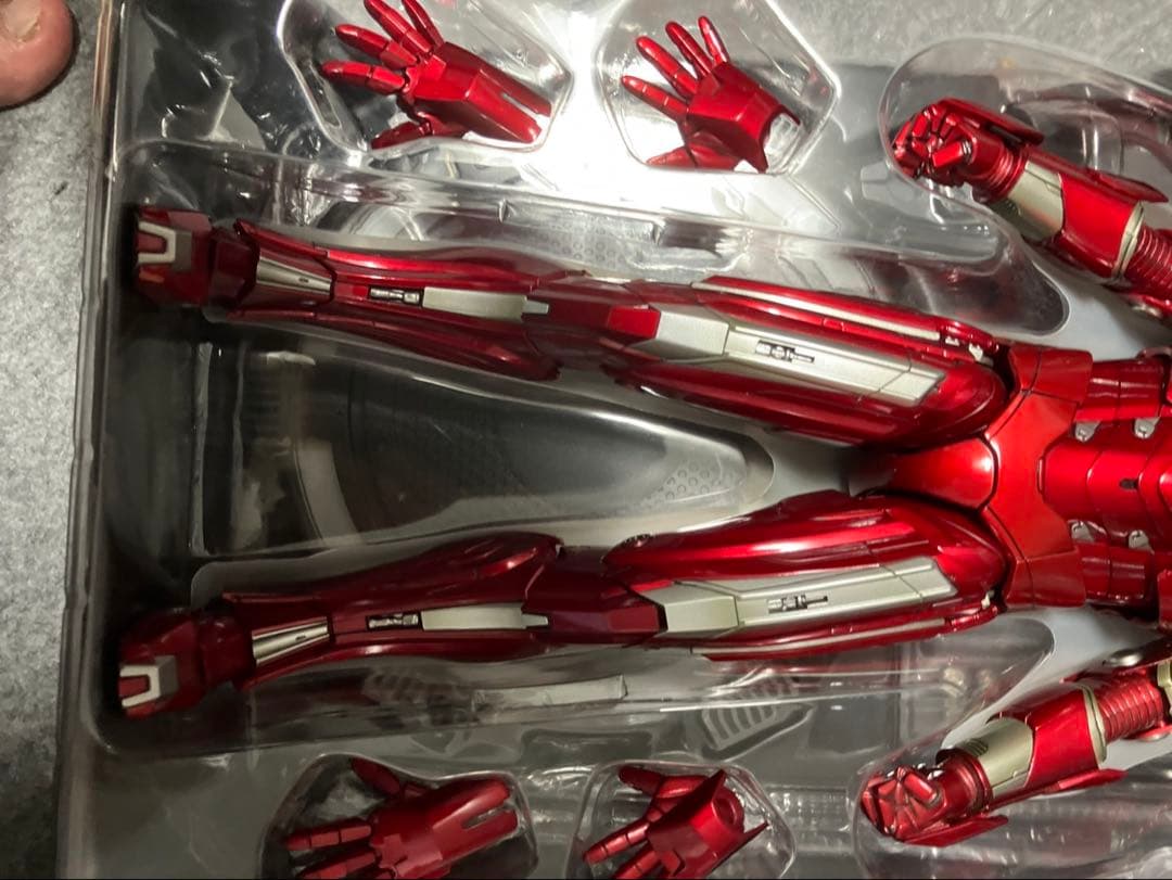 ホットトイズ　アイアンマン 3 シルバーセンチュリオン　 UM3213