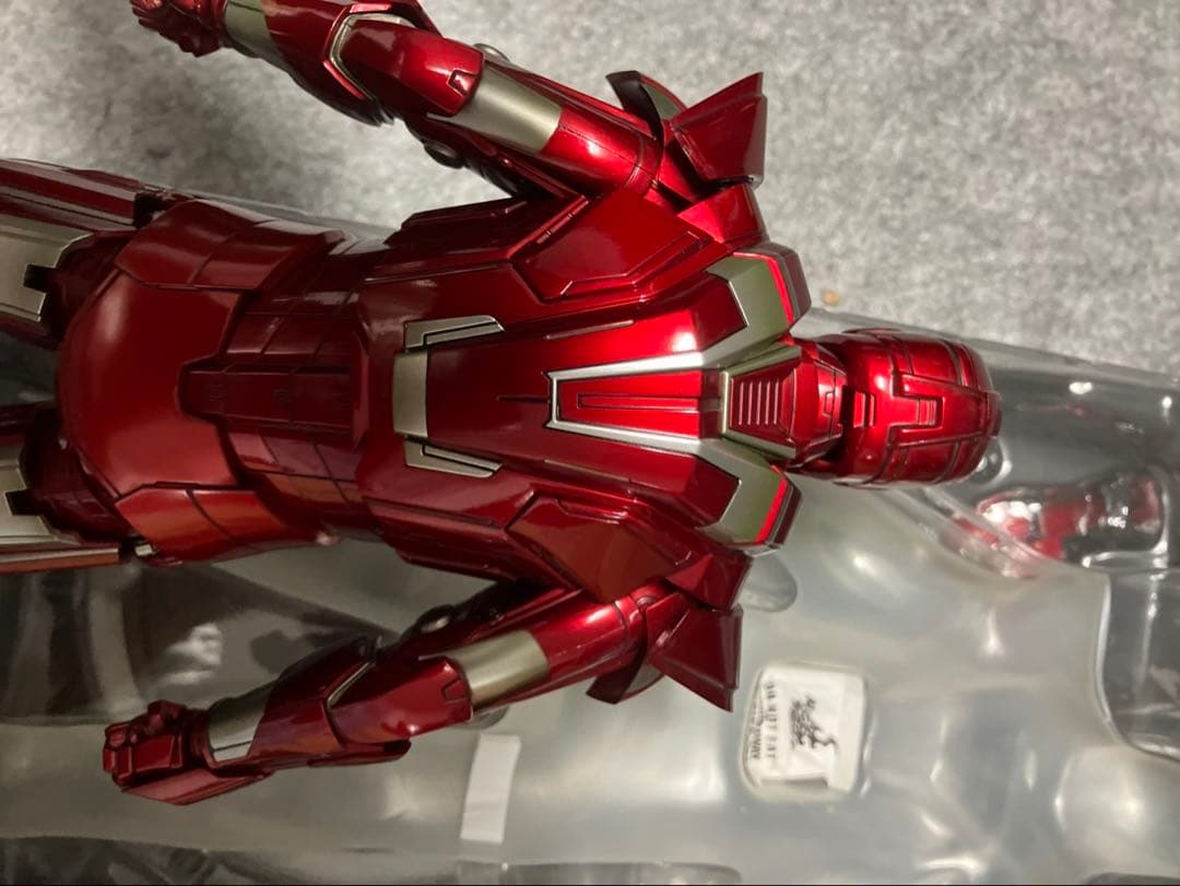 ホットトイズ　アイアンマン 3 シルバーセンチュリオン　 UM3213