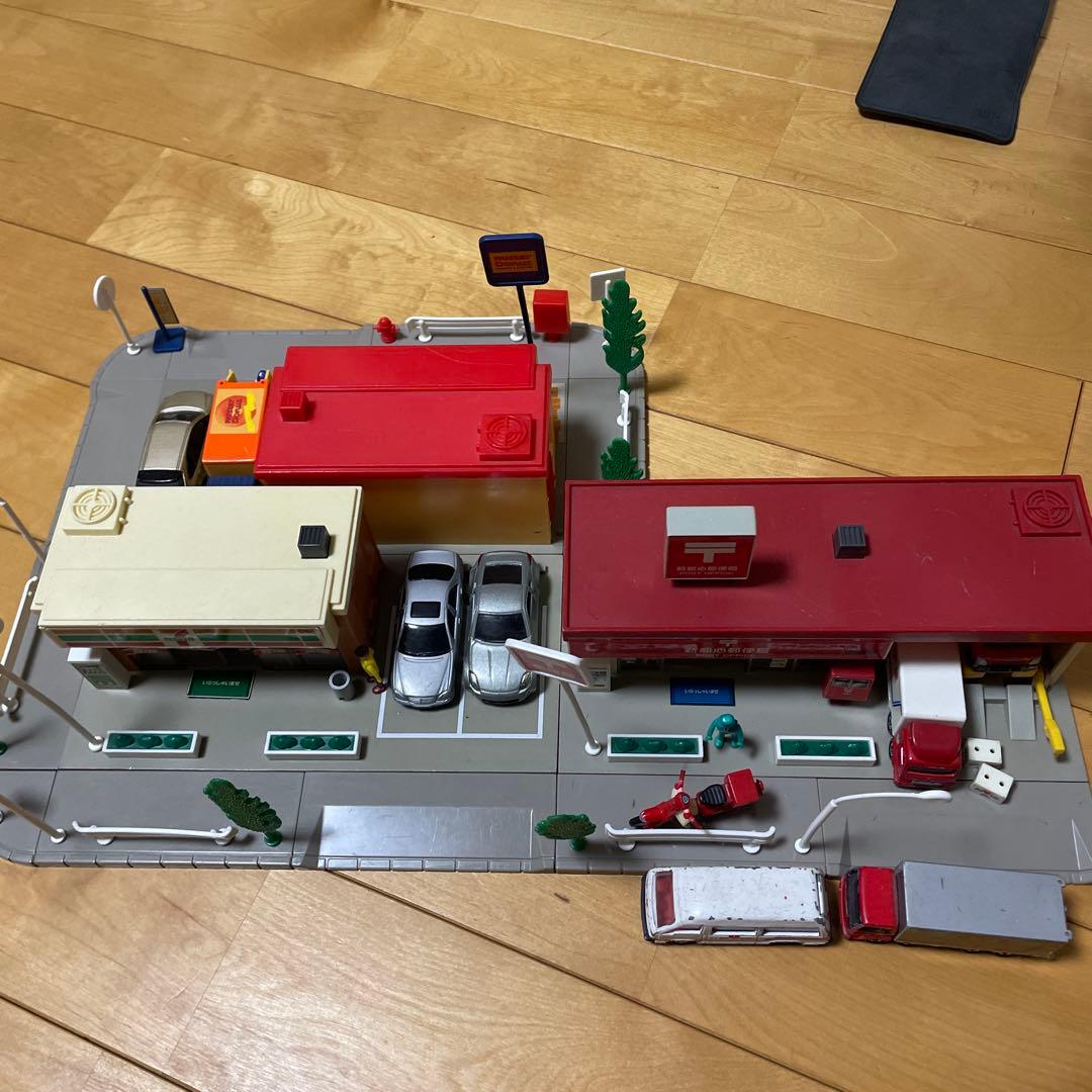 旧トミカタウン廃盤 コンビニ 郵便局 車両付き