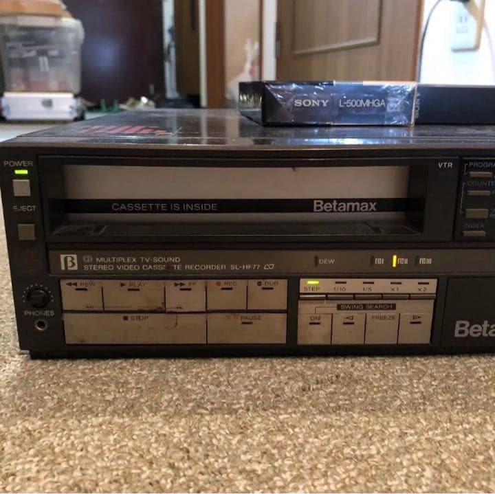 SONY【ソニー】ベータ【β】ビデオデッキ ビデオテープ付き