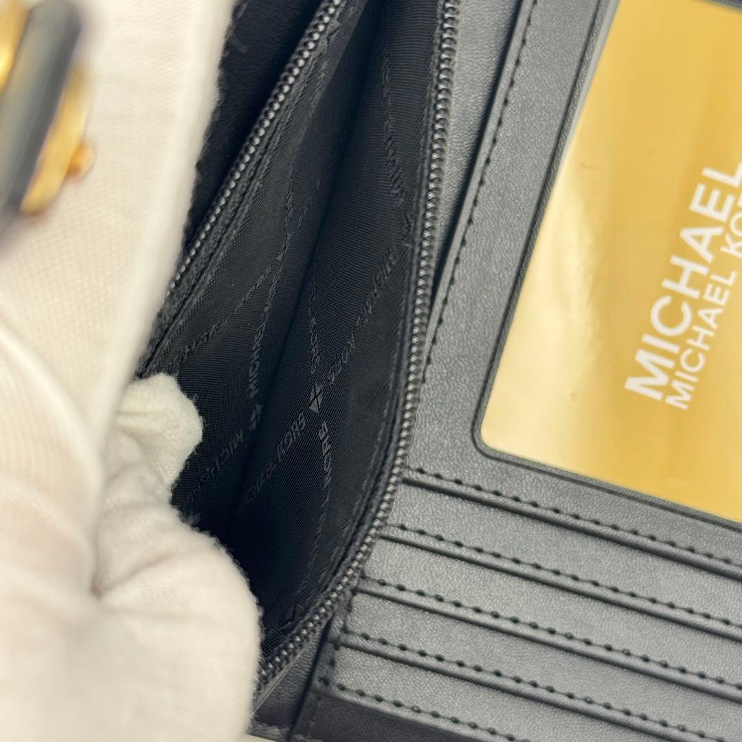 未使用　コンパクトな折り財布✨ MICHAEL KORS 折り財布 ブラック
