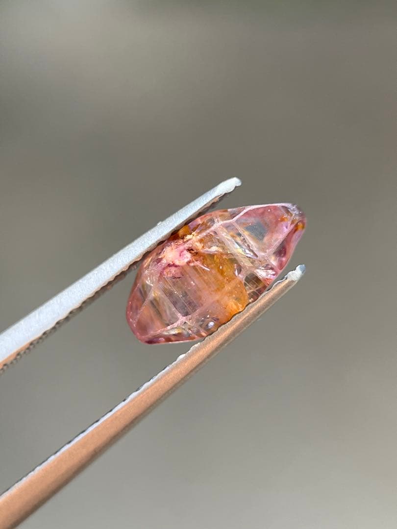 パパラチアサファイアクリスタル2.5ct Padparadscha