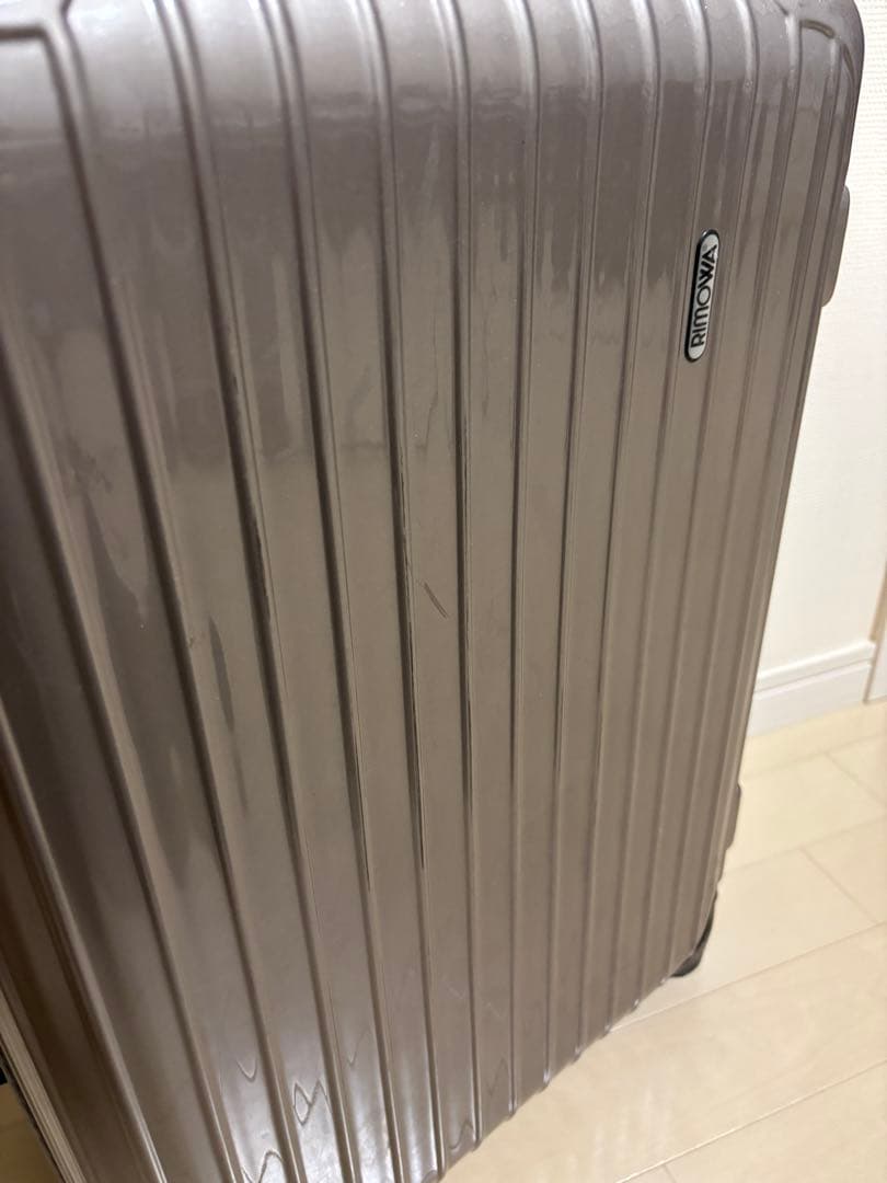 値下げ済✅リモワ サルサ 2輪 33L 付属品説明書 中板完備⭐︎人気色シャンパン