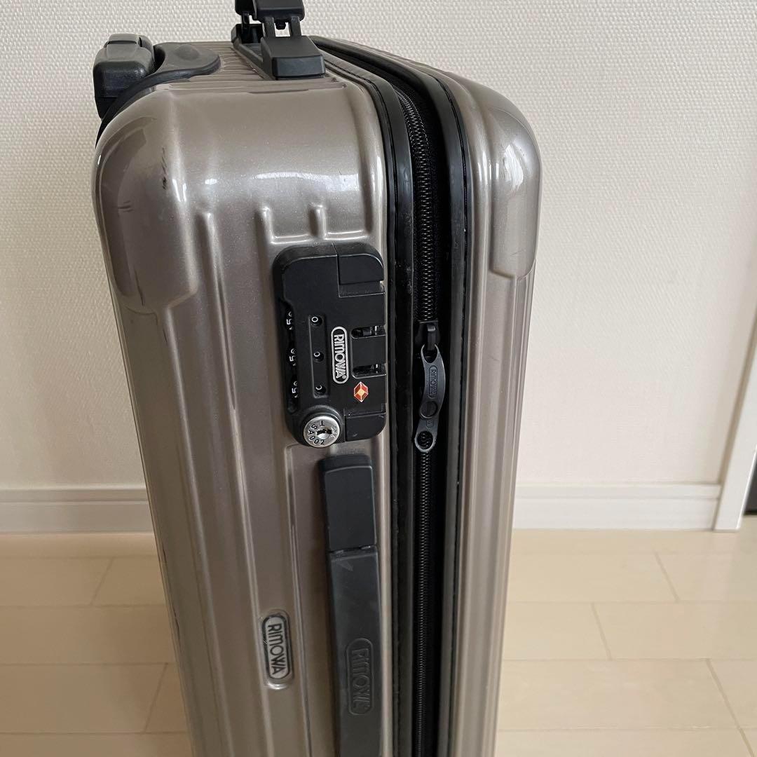 値下げ済✅リモワ サルサ 2輪 33L 付属品説明書 中板完備⭐︎人気色シャンパン