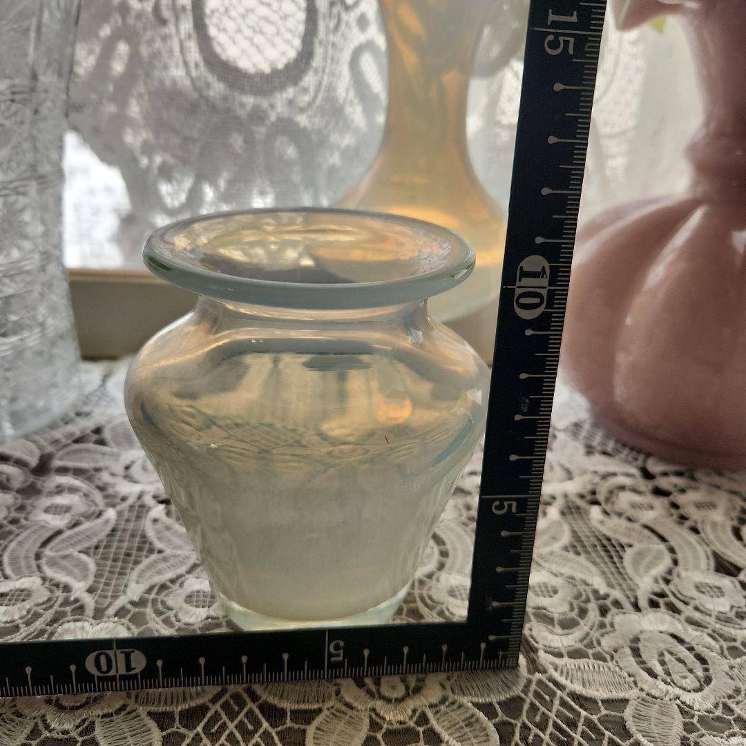 アンティーク　オパールセントフラワーベース