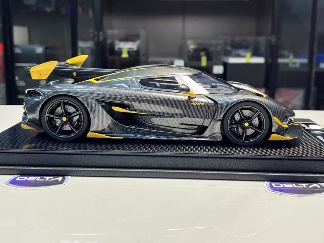 新品 FrontiArt ケーニグセグ jesko ブラックカーボン ミニカー