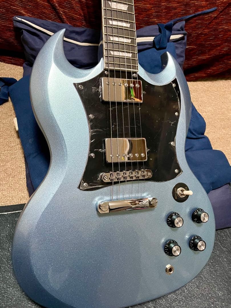 SGタイプ　エレキギター　あのちゃん風