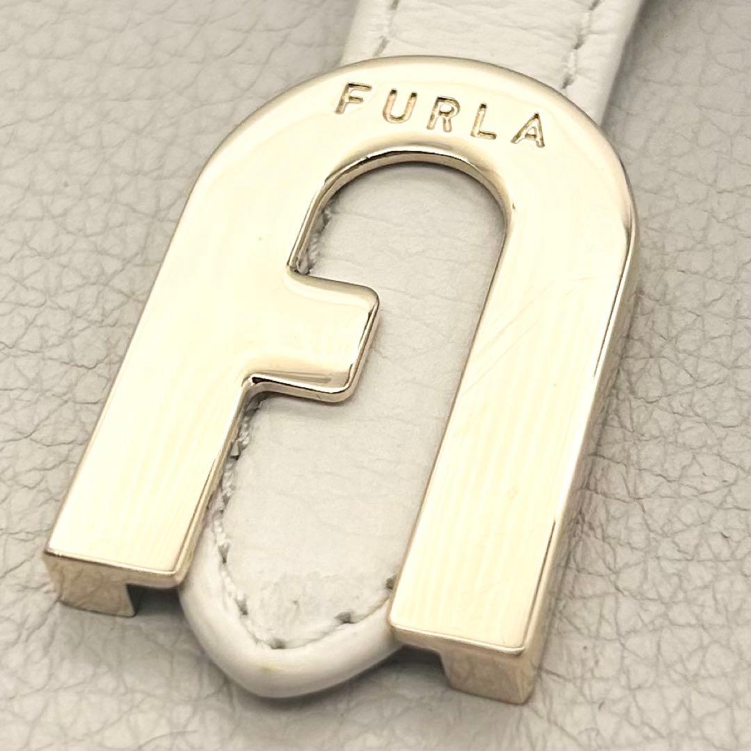 未使用級　FURLA　フルラ　二つ折り財布　レザー　バイカラー　アーチロゴ