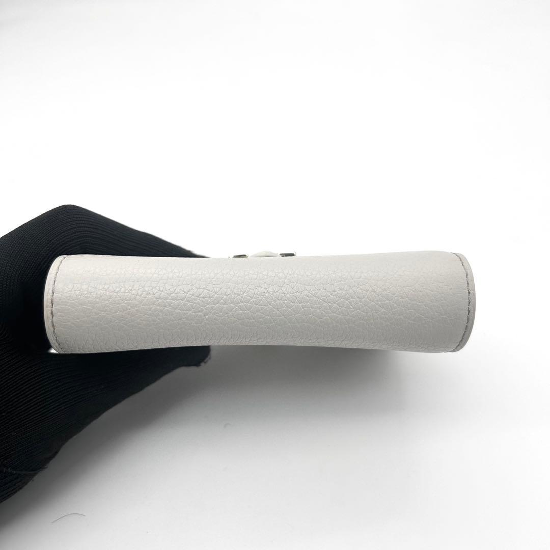 未使用級　FURLA　フルラ　二つ折り財布　レザー　バイカラー　アーチロゴ