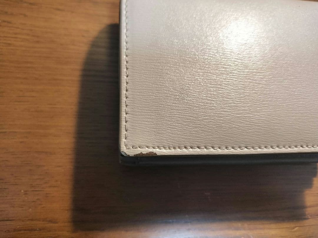 【レオン】フェラガモ レザー 二つ折り財布