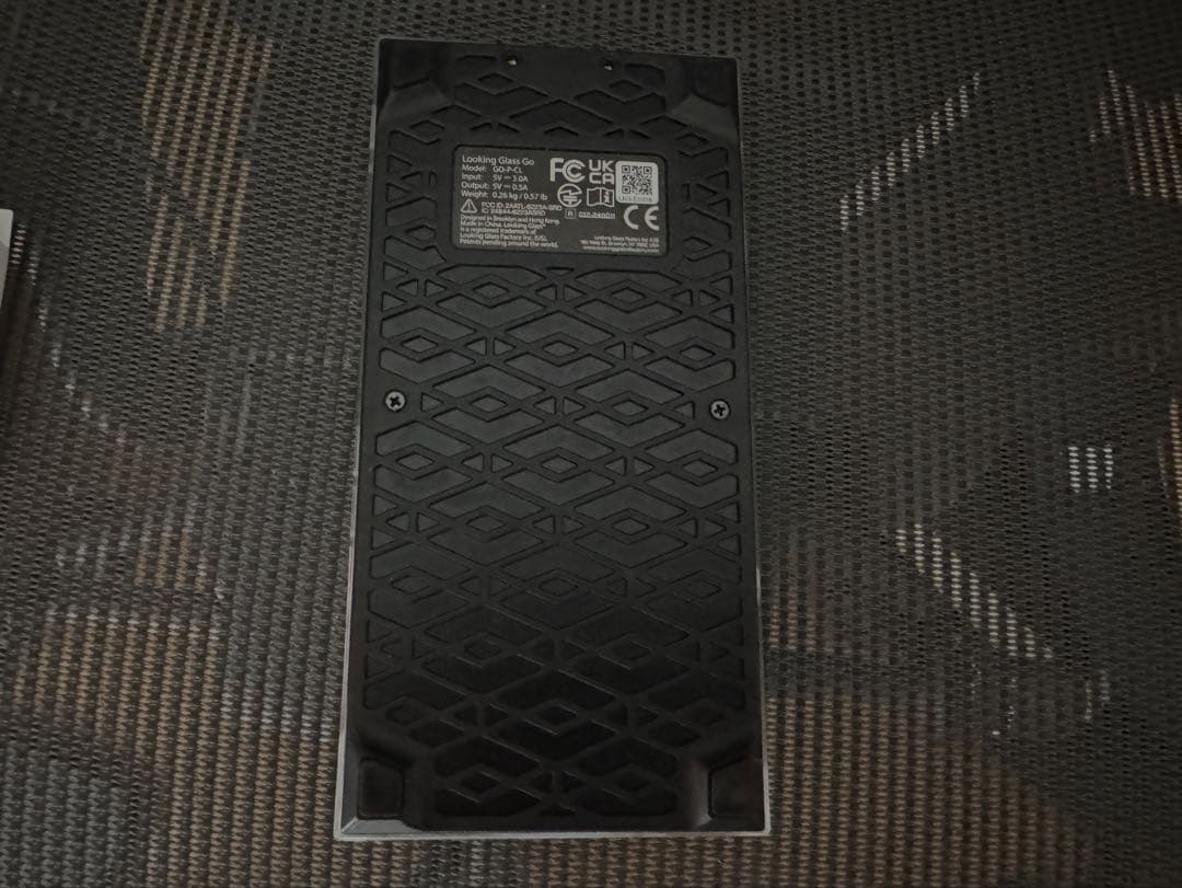 Looking Glass Go 本体