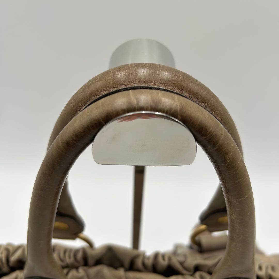 【美品】miu miuヴィッテロ・リュクス 2way ハンドバッグ レザー