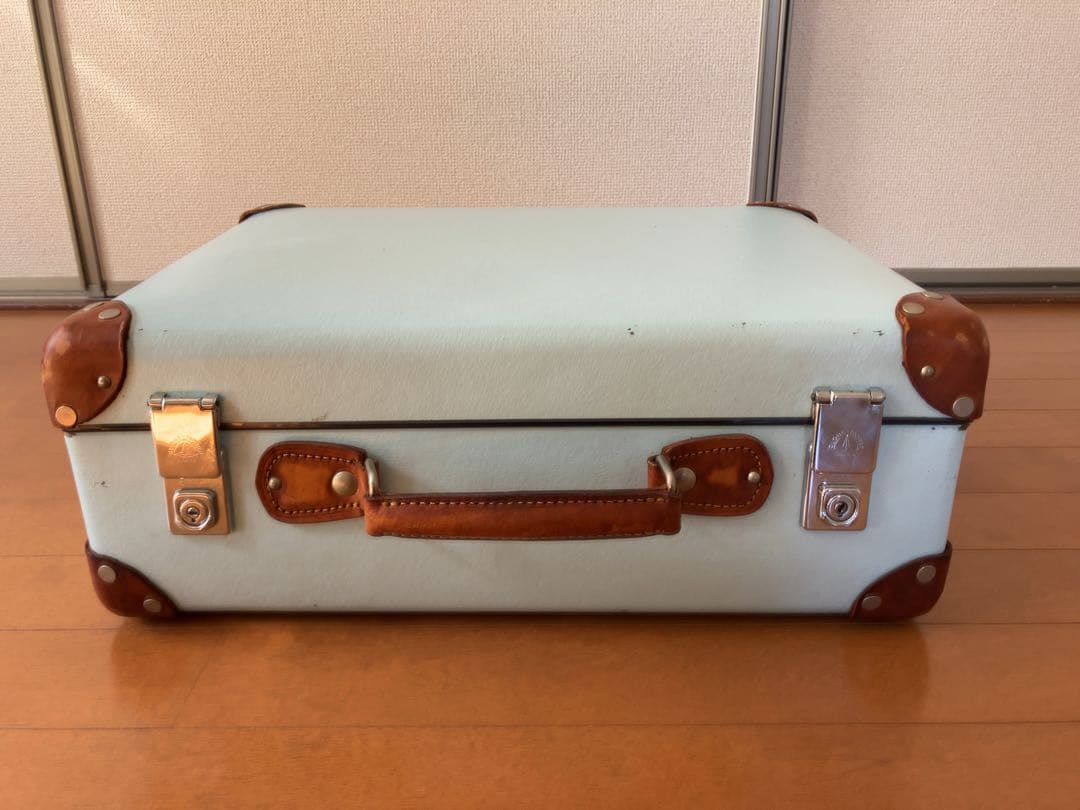 グローブトロッター GLOBE TROTTER スーツケース エアキャビン 水色