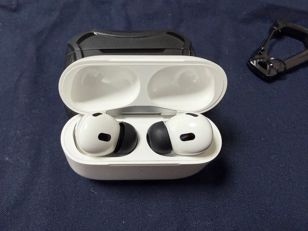 AirPods Pro2 ESRケース付き　美品です
