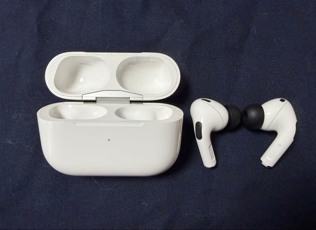AirPods Pro2 ESRケース付き　美品です