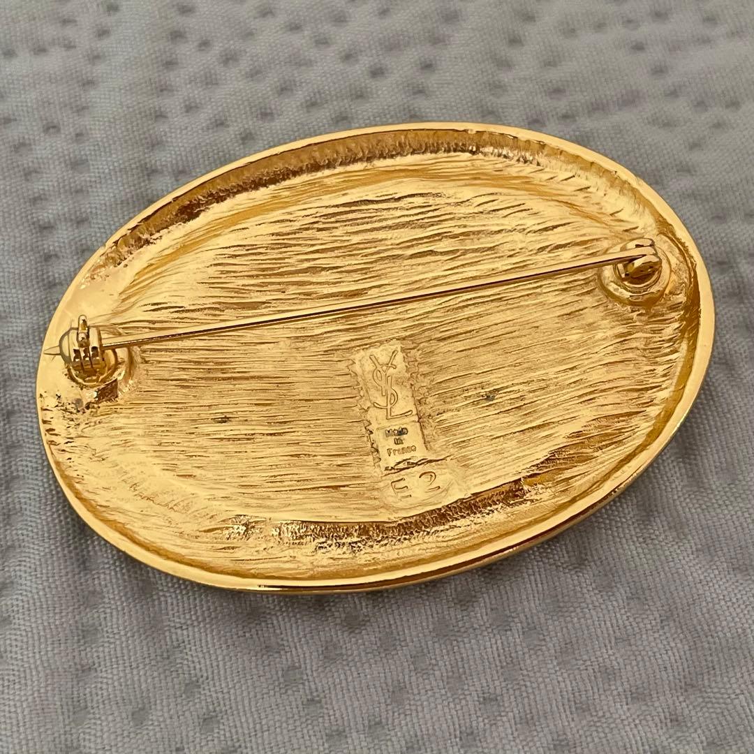 Made in France ヴィンテージ YSL イヴサンローランのブローチ