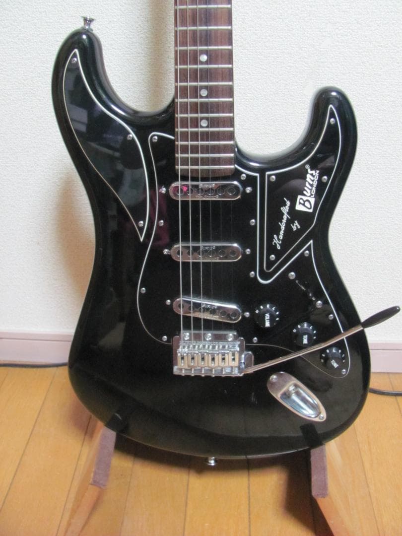 Burns バーンズ コブラ DX 黒 SC付 ストラト トライソニック