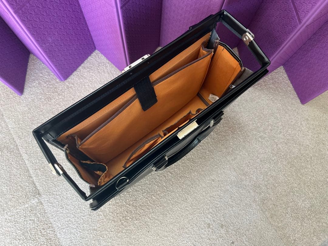 ビジネス　ダレスバッグ　サンワダイレクト　 豊岡製鞄 鍵付 ブラック