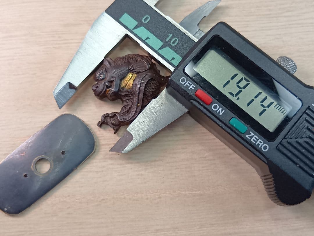 煙草入れ／もののけ前金具