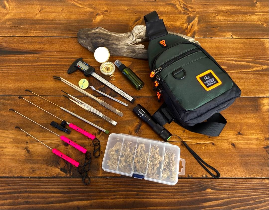 クワガタ採集セット　蛍光ピンク　オリジナル掻き出し棒　デジタルノギス　採集ケース