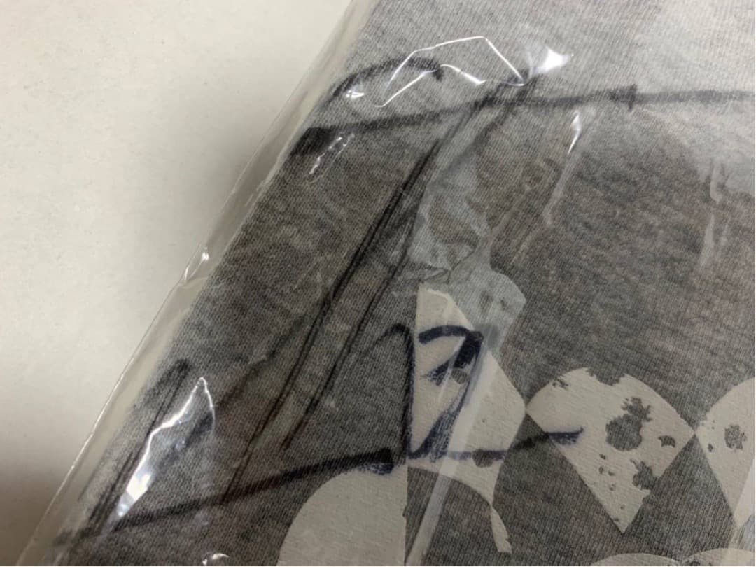 氷室京介　直筆サイン入りTシャツ　サイン色紙付