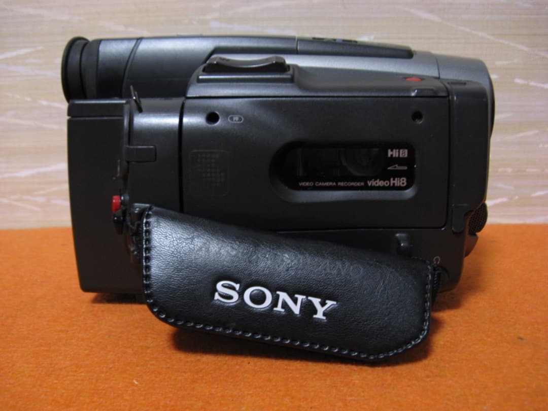 動作0K❗️☆SONYの液晶Hi8/8ミリビデオカメラ・CCD-TRV90