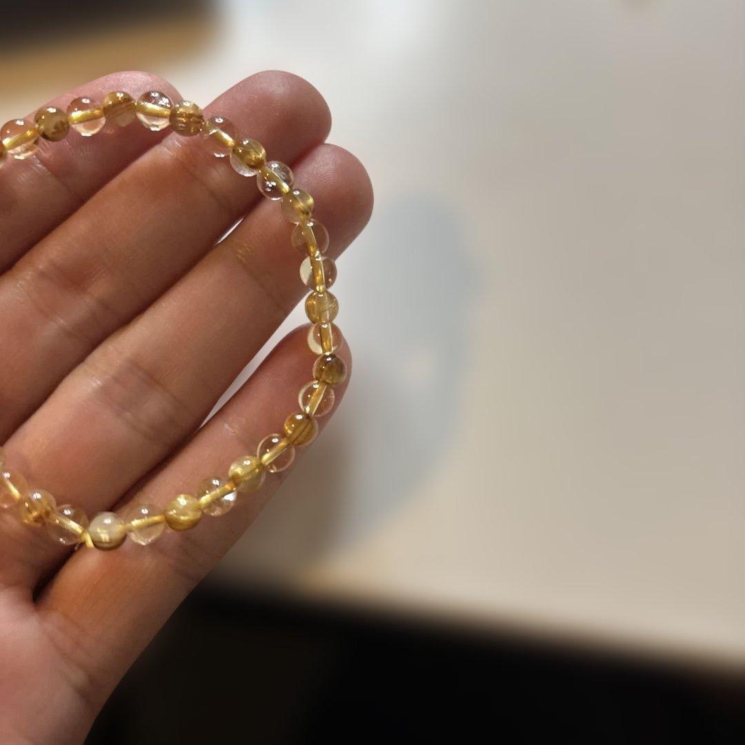 これは！小さなルチルとシトリンの綺麗なかわいいパワーストーンたん！