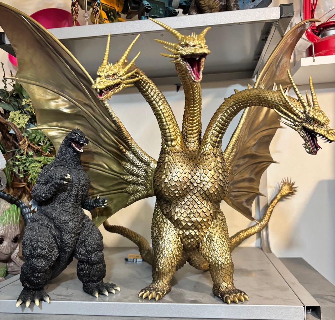 週末限定値引き　一番くじ　A賞　ゴジラ　キングギドラ　セット