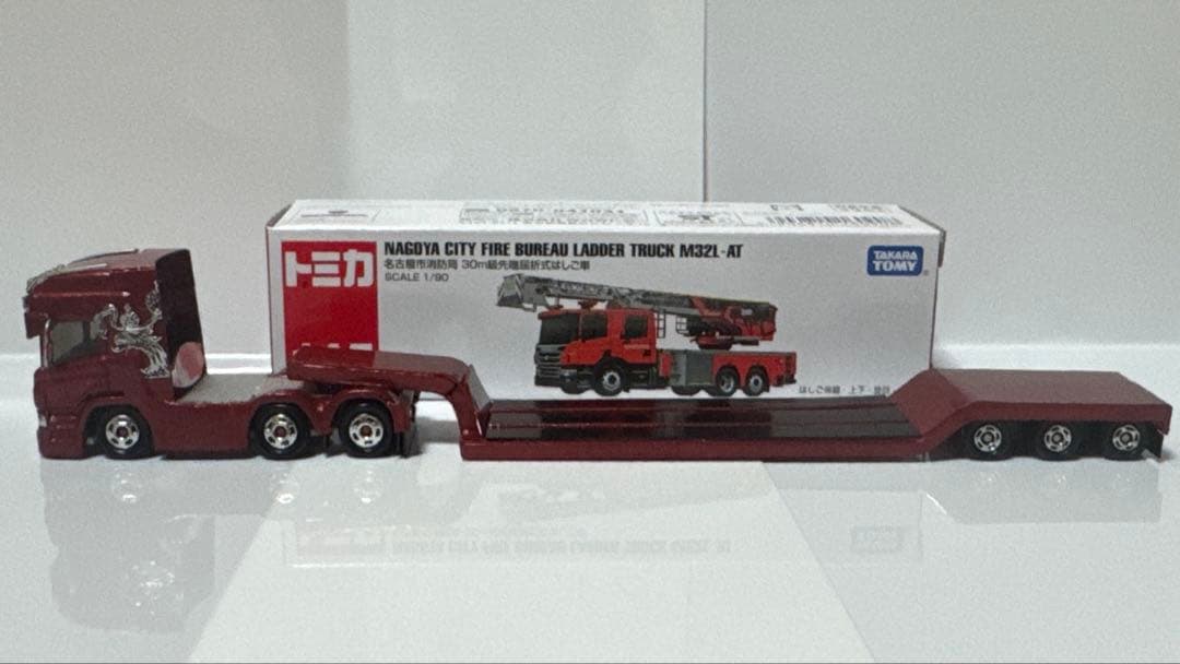 亀次郎　トミカ改造　デコトラ　スカニア　低床トレーラー仕様　ケース付き