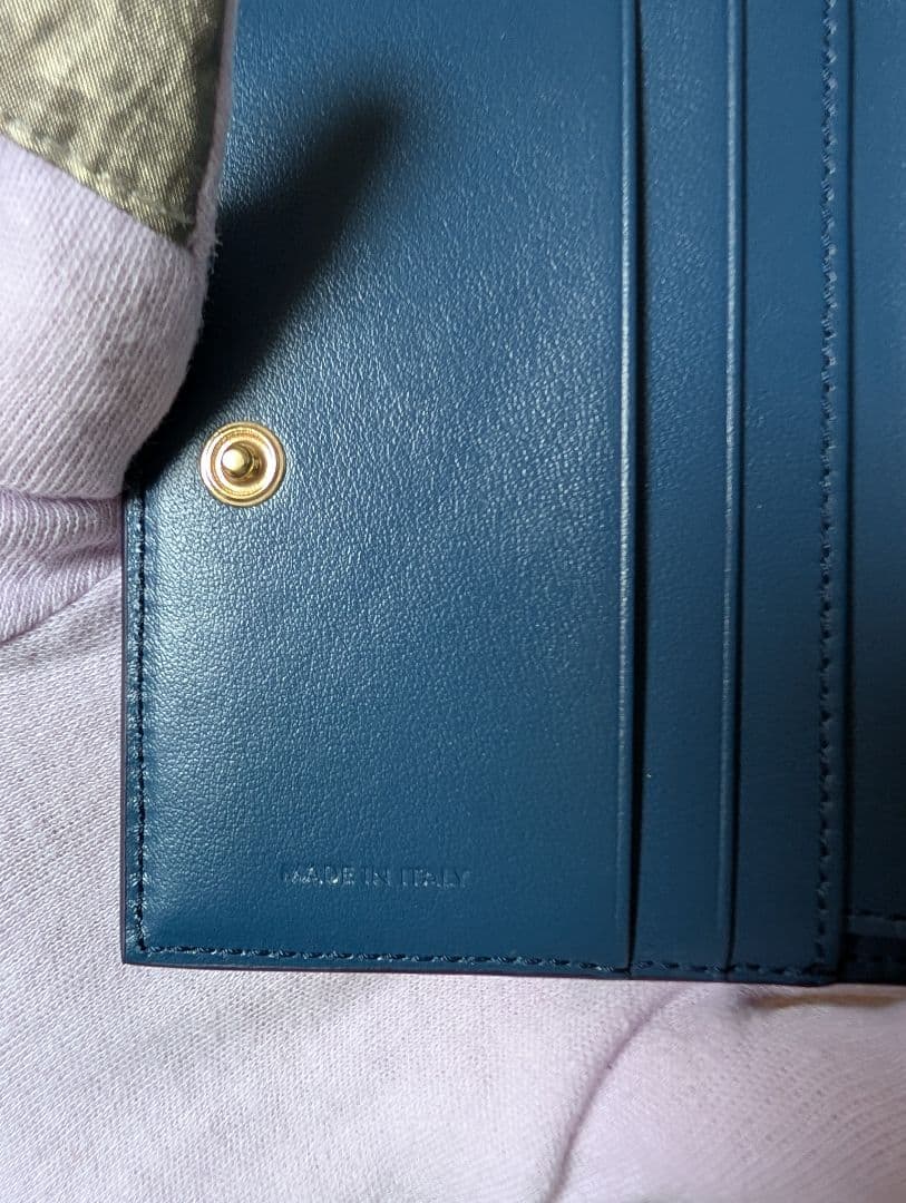 セリーヌコンパクトウォレットトリオンフチャームグレインドカーフスキン財布