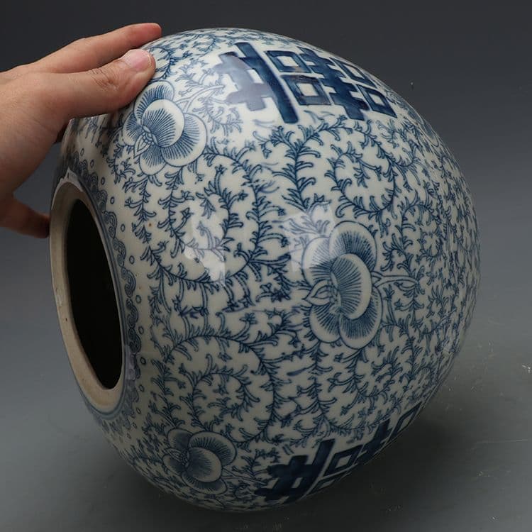 青花喜字尖蓋壺 西瓜壺 茶壺 景徳鎮 陶磁器 装飾品 現代工芸品 美術品 置物