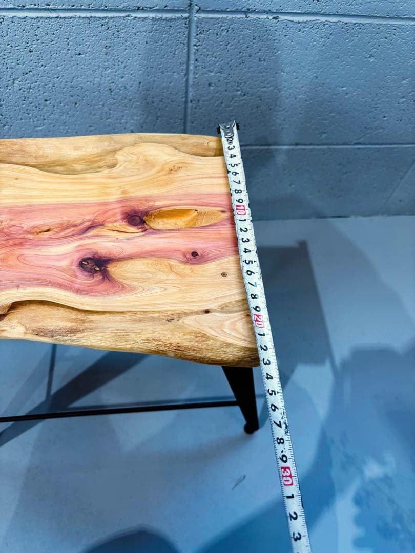 カイヅカイブキ一枚板サイドテーブル、ナイトテーブル、コーヒーテーブル