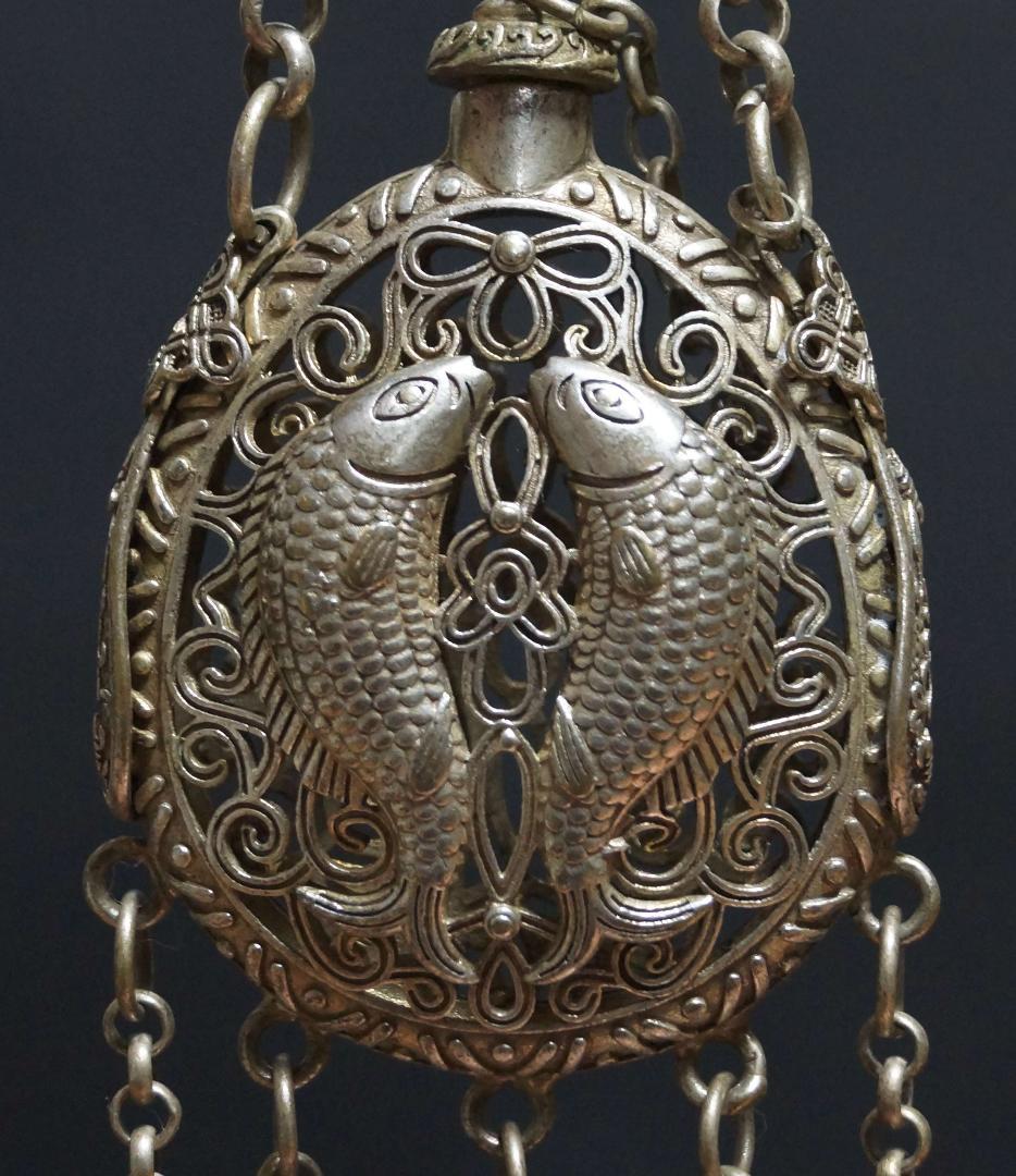 清 銀細工 透かし彫り『双魚祥瑞文』香入 香囊 紋銀在銘 鈴根付 提げ物 装飾品