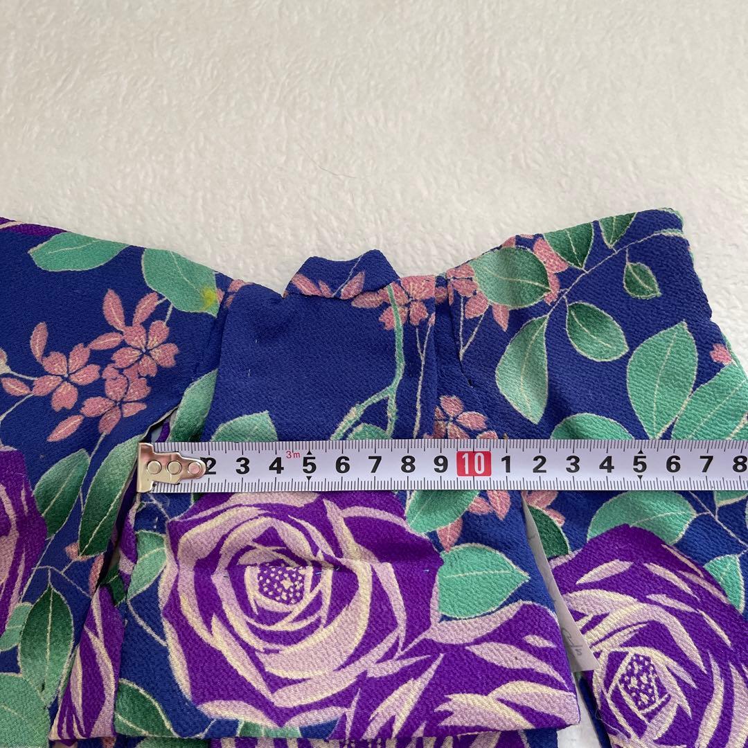 248256 人形の着物　古布縮緬　珍しい薔薇柄　6号