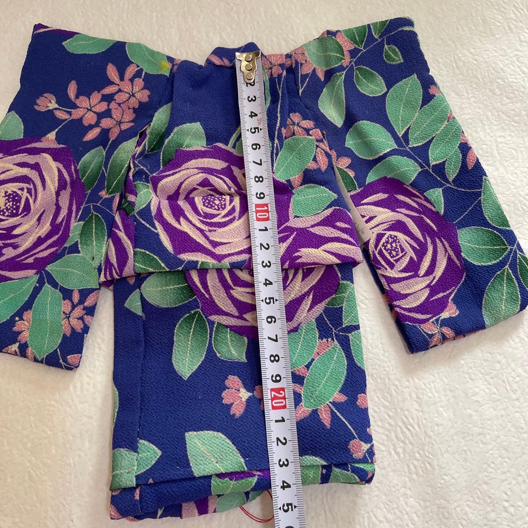 248256 人形の着物　古布縮緬　珍しい薔薇柄　6号