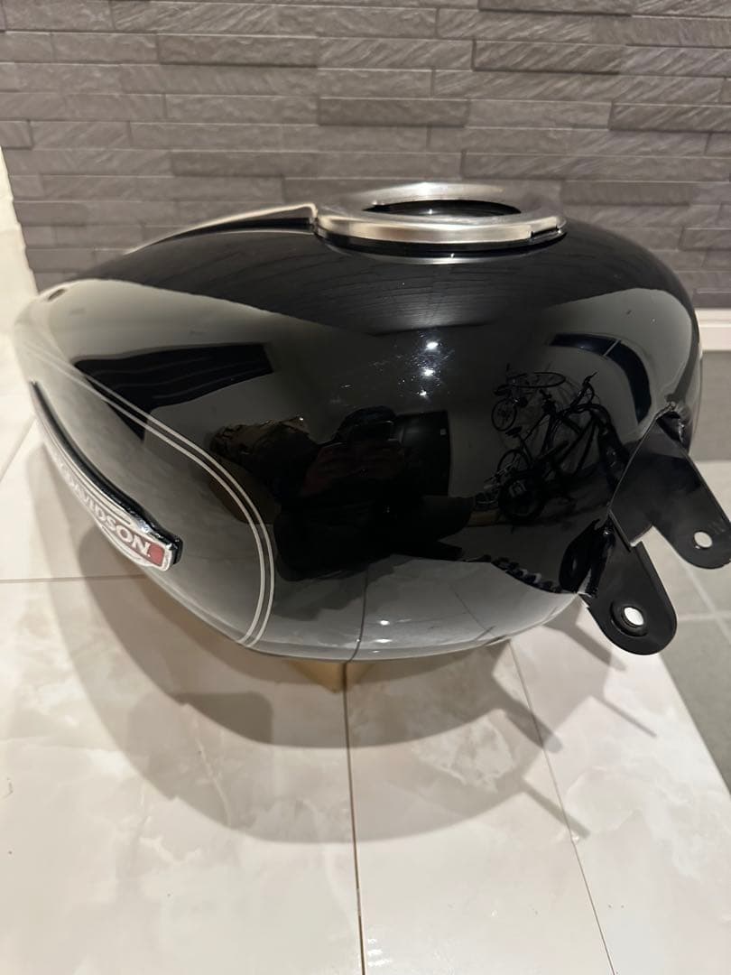 【スポーツスター】純正タンク　4.5ガロン　インジェクション　07年以降適合