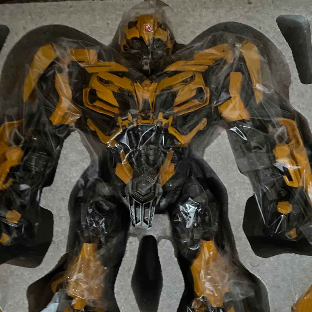 トランスフォーマー バンブルビー フィギュア　最後の騎士王　スリーエー