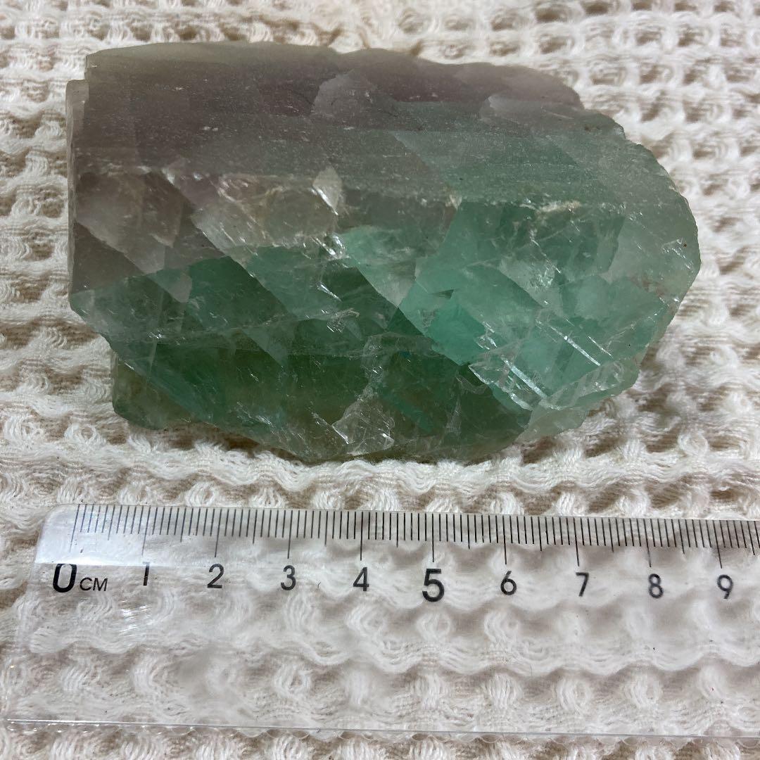 エメラルドグリーン　原石　☺︎ パワーストーン