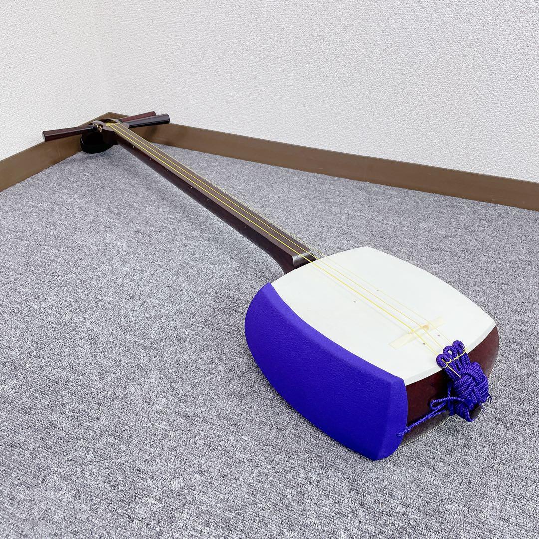 中棹 三味線 虎トチ紅木 子持ち綾杉胴 二本溝 金細 K9 紅木糸巻き 和楽器