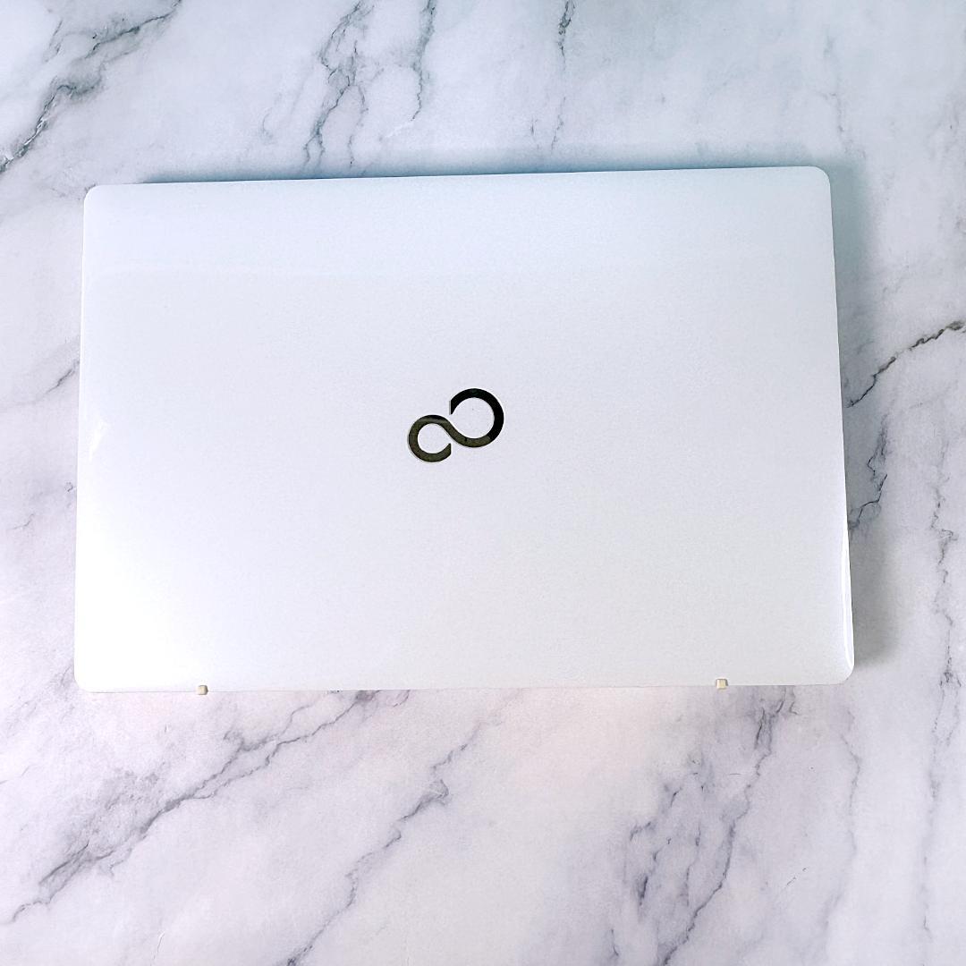 美品！Corei7・16GB・SSD512・Win11・ホワイト ノートパソコン