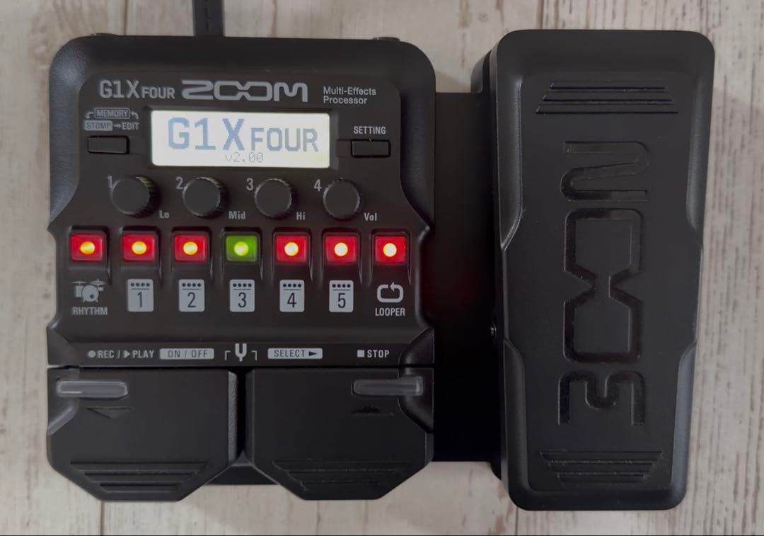 ZOOM G1X FOUR マルチエフェクトペダル