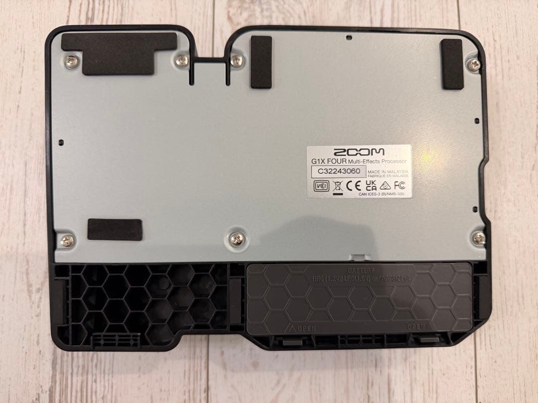 ZOOM G1X FOUR マルチエフェクトペダル